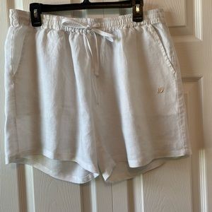 Margaritaville white 100% linen large women’s pull-on shorts.